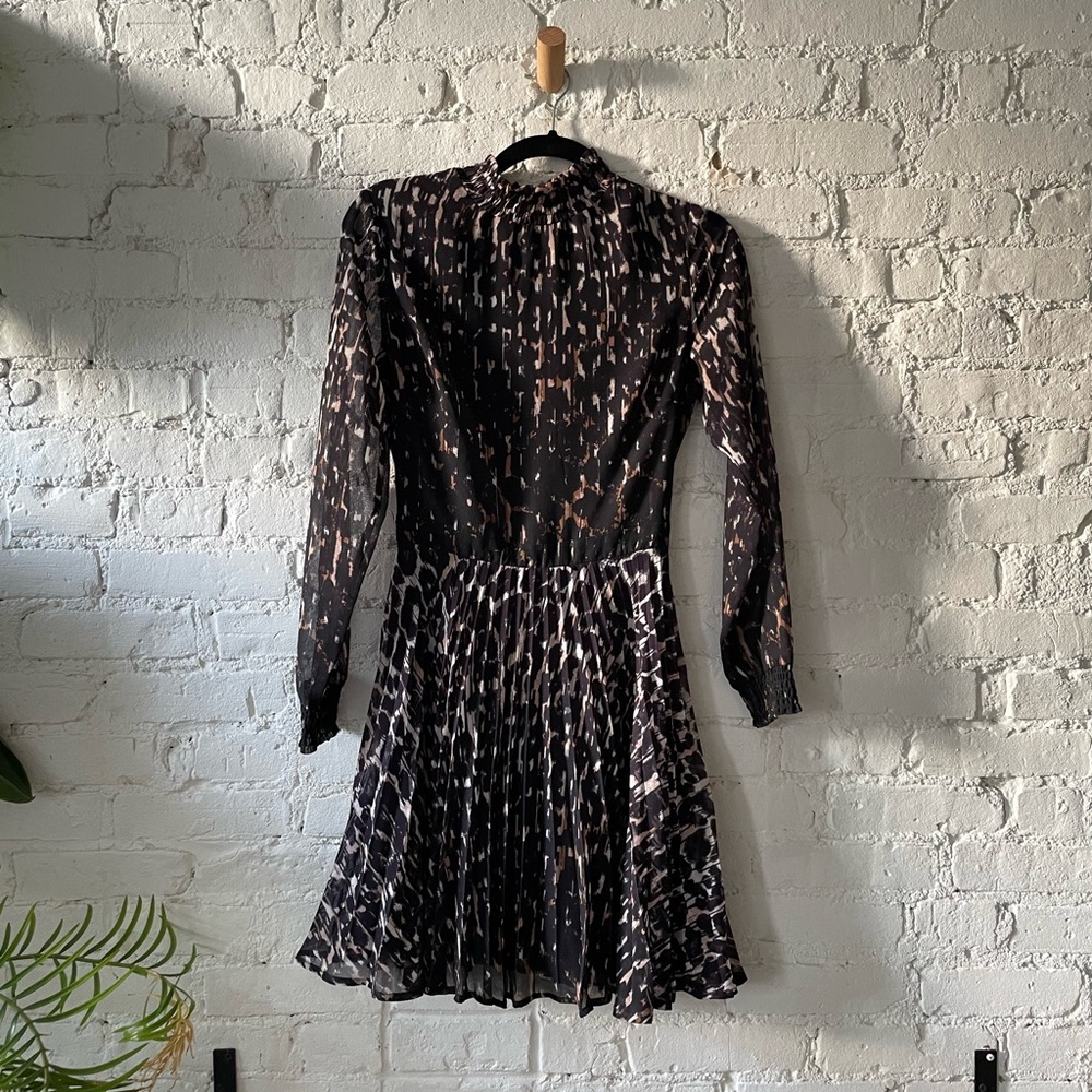 New Look High neck leopard print pleated dress
